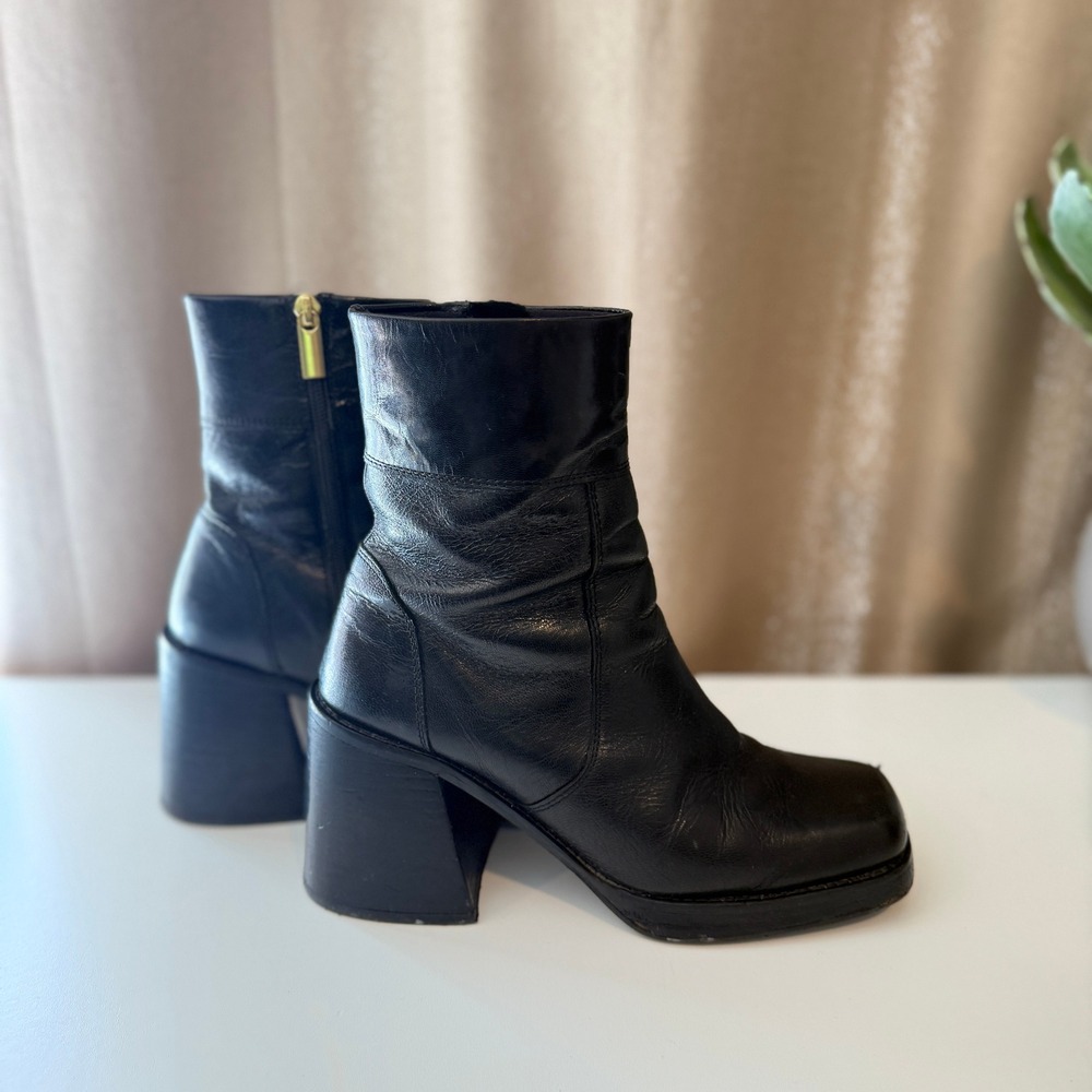 Vintage Steve Madden Black Leather Square Toe Block Heel Platform Ankle Boots